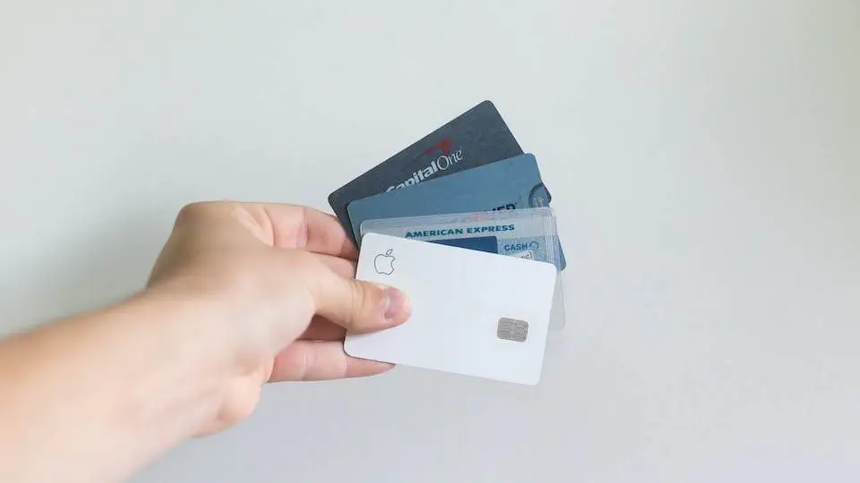 La ce sa ai grija cand iti faci un card de cumparaturi in romania?
